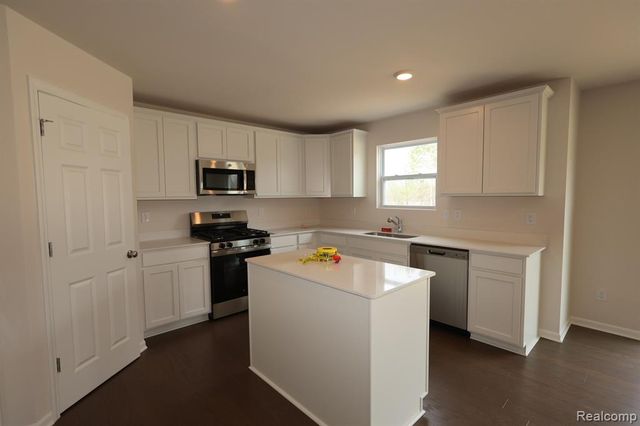 4211 Cedar Lane, Grand Blanc, MI 48439