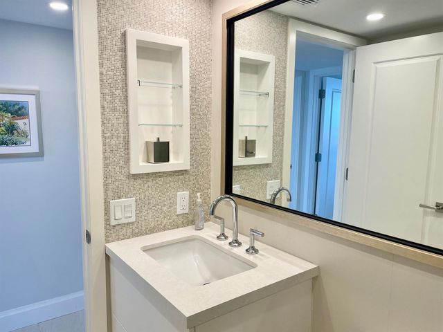 250 S Ocean Boulevard 6f, Boca Raton, FL 33432