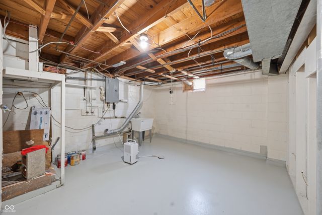 1607 Elmhurst Drive, Indianapolis, IN 46219