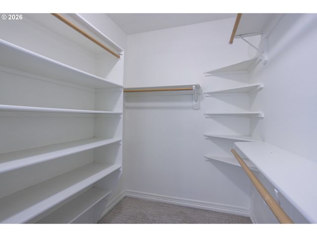 10520 Se ISAAC Dr, Happy Valley, OR 97086