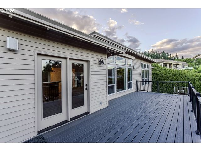 10520 Se ISAAC Dr, Happy Valley, OR 97086