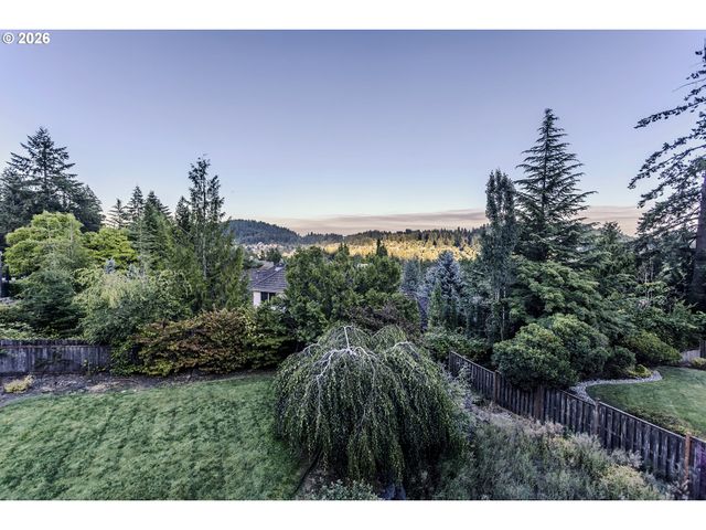 10520 Se ISAAC Dr, Happy Valley, OR 97086