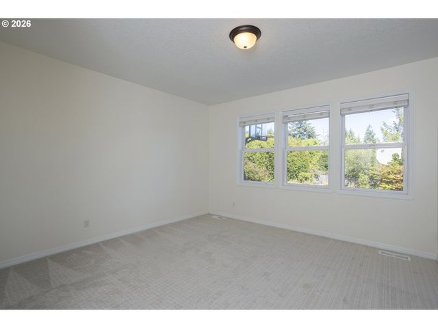 10520 Se ISAAC Dr, Happy Valley, OR 97086