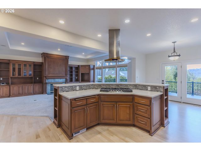 10520 Se ISAAC Dr, Happy Valley, OR 97086