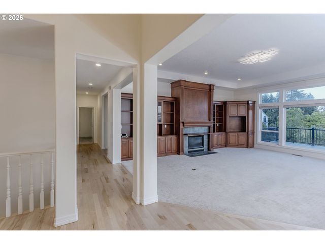 10520 Se ISAAC Dr, Happy Valley, OR 97086