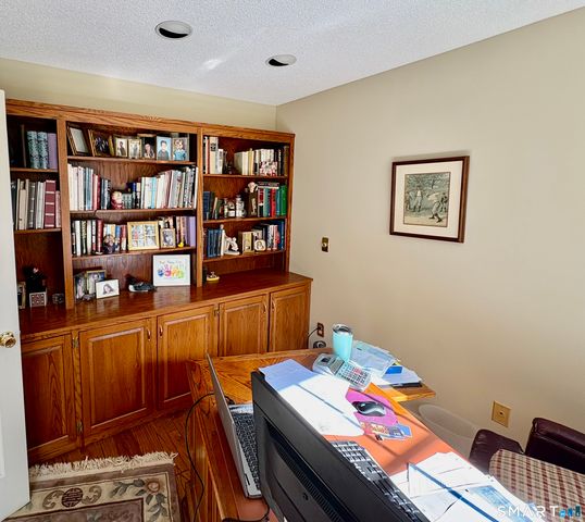 1094 Hopewell Road, Glastonbury, CT 06073