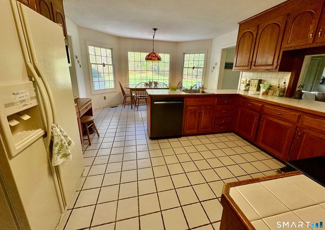 1094 Hopewell Road, Glastonbury, CT 06073