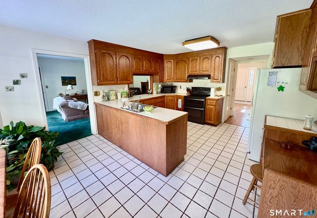 1094 Hopewell Road, Glastonbury, CT 06073