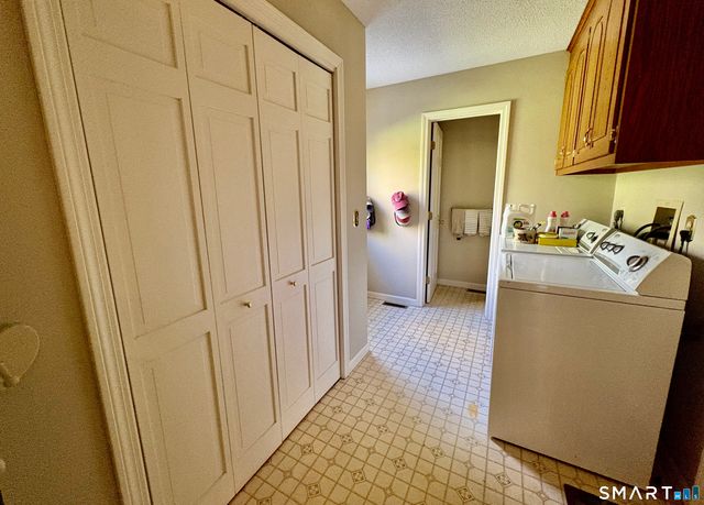 1094 Hopewell Road, Glastonbury, CT 06073
