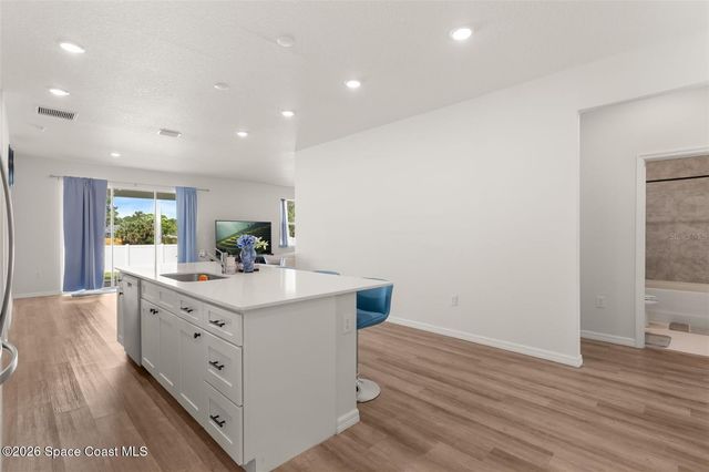 802 Damek Terrace SW, Palm Bay, FL 32908