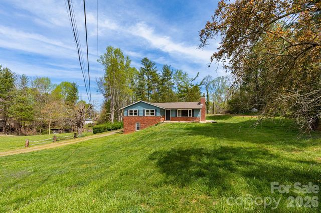 41 Kennedy Road, Weaverville, NC 28787