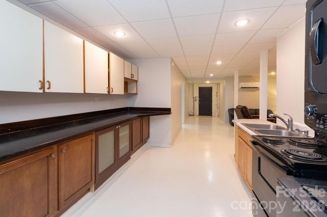 41 Kennedy Road, Weaverville, NC 28787