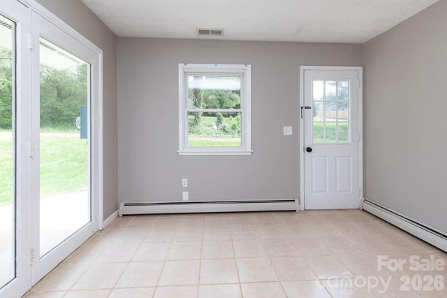 41 Kennedy Road, Weaverville, NC 28787