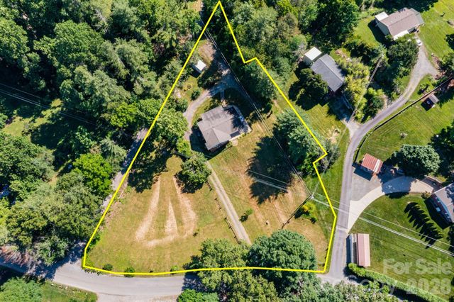 41 Kennedy Road, Weaverville, NC 28787