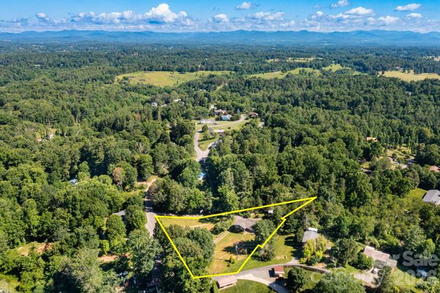 41 Kennedy Road, Weaverville, NC 28787
