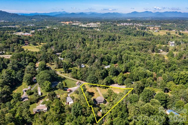 41 Kennedy Road, Weaverville, NC 28787