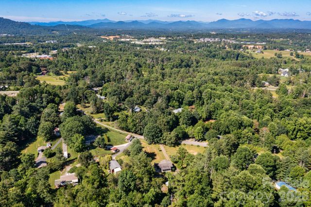 41 Kennedy Road, Weaverville, NC 28787