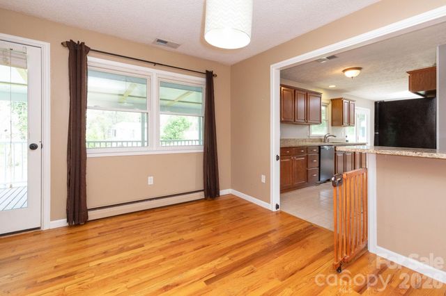 41 Kennedy Road, Weaverville, NC 28787