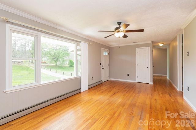 41 Kennedy Road, Weaverville, NC 28787