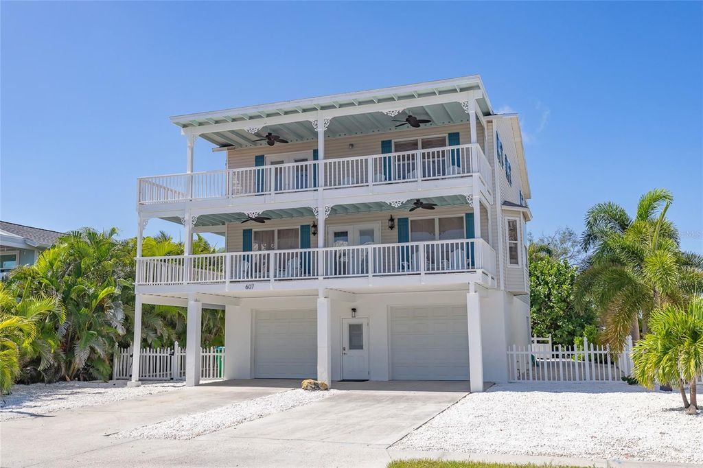 607 S BAY BOULEVARD, ANNA MARIA, FL 34216 — exterior