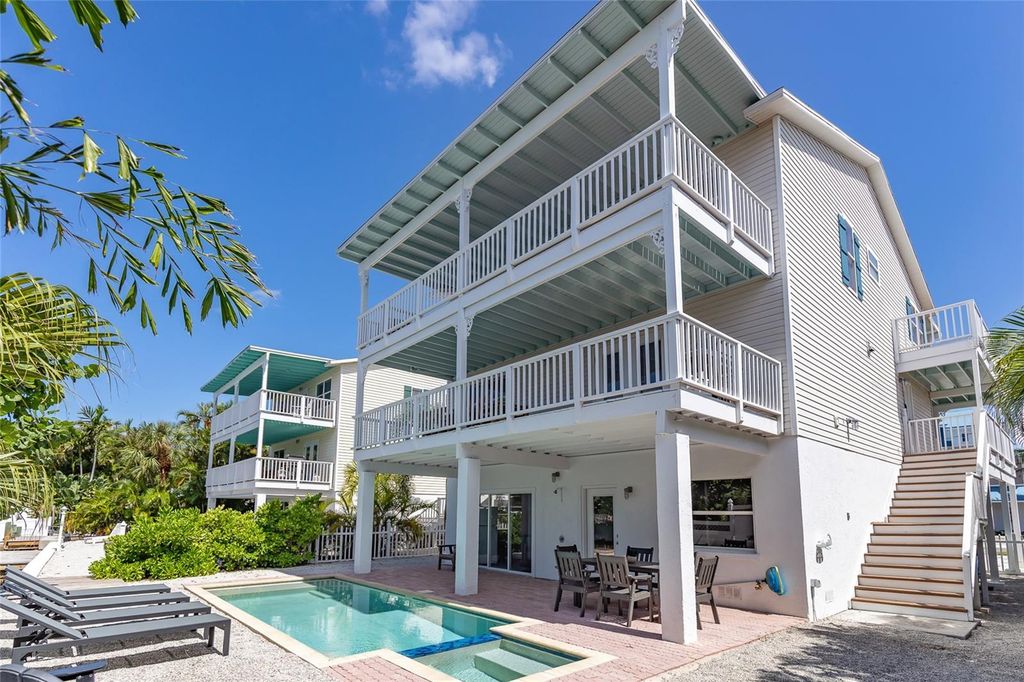 607 S BAY BOULEVARD, ANNA MARIA, FL 34216 — photo 2