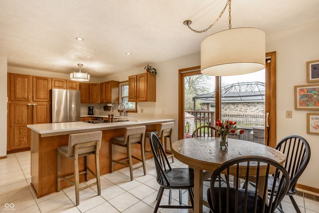 925 S Westchester Park Drive, Yorktown, IN 47396