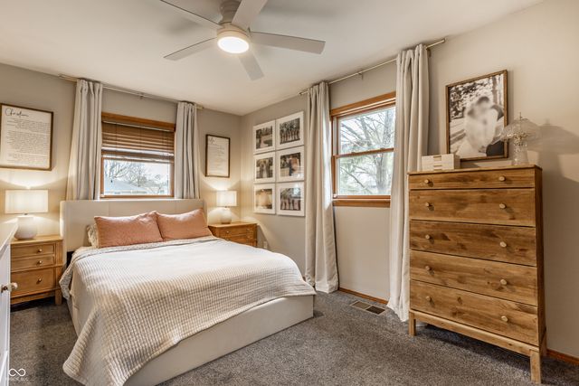 925 S Westchester Park Drive, Yorktown, IN 47396