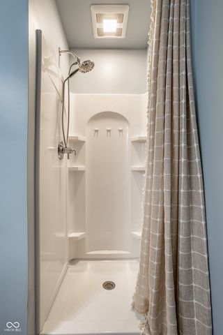 925 S Westchester Park Drive, Yorktown, IN 47396