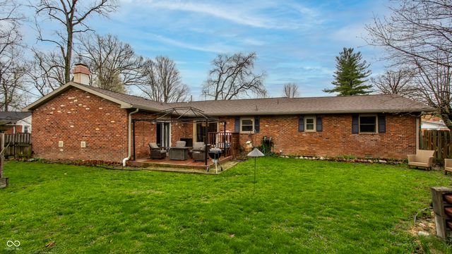 925 S Westchester Park Drive, Yorktown, IN 47396