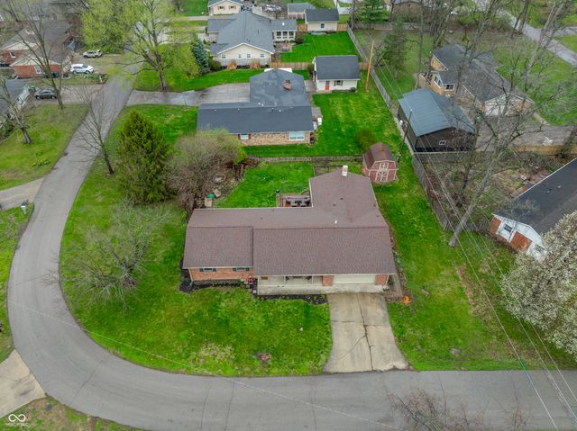 925 S Westchester Park Drive, Yorktown, IN 47396
