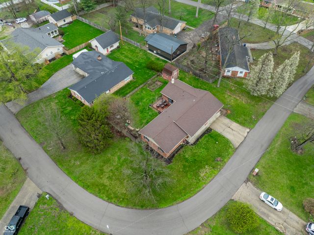 925 S Westchester Park Drive, Yorktown, IN 47396