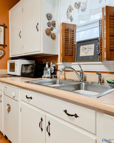 1508 13th Avenue SE, Decatur, AL 35601