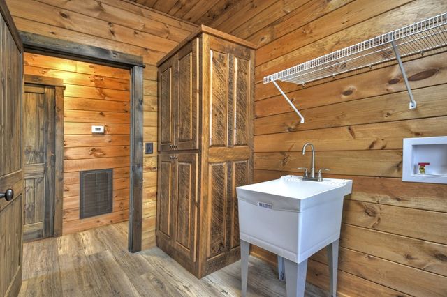 250 Wolf Creek Mountain Road, Mineral Bluff, GA 30559