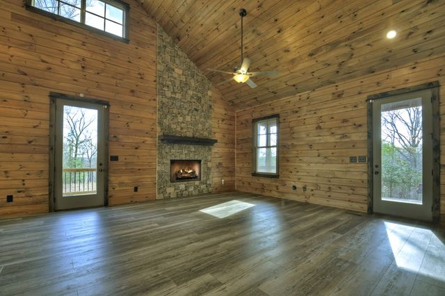 250 Wolf Creek Mountain Road, Mineral Bluff, GA 30559