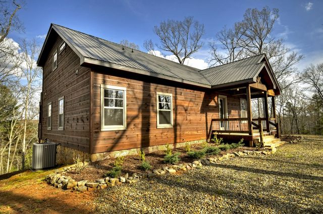 250 Wolf Creek Mountain Road, Mineral Bluff, GA 30559