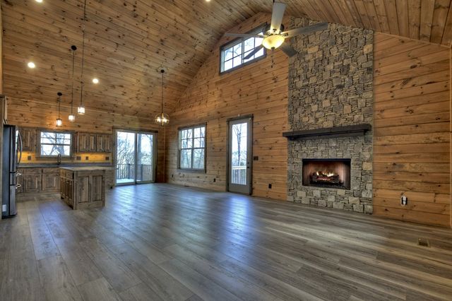 250 Wolf Creek Mountain Road, Mineral Bluff, GA 30559