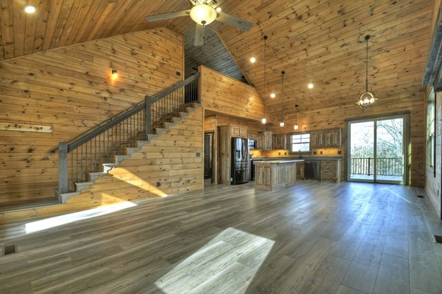 250 Wolf Creek Mountain Road, Mineral Bluff, GA 30559