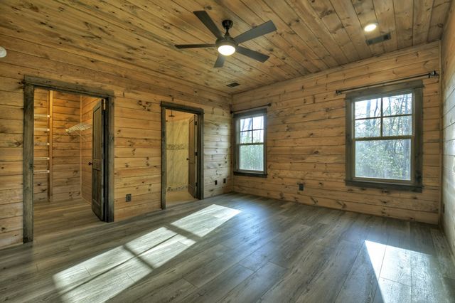 250 Wolf Creek Mountain Road, Mineral Bluff, GA 30559