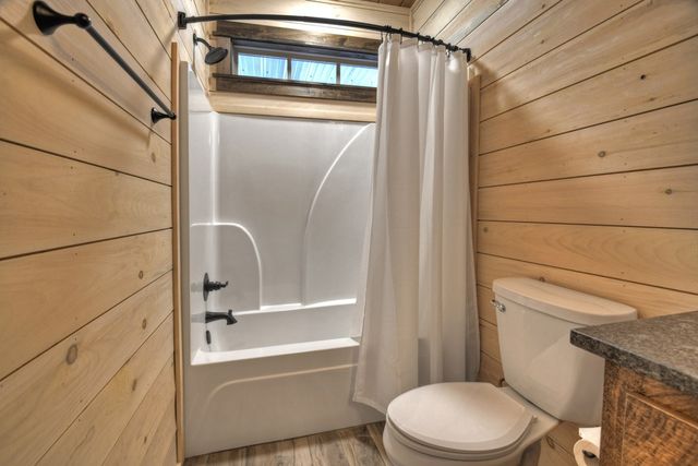 250 Wolf Creek Mountain Road, Mineral Bluff, GA 30559