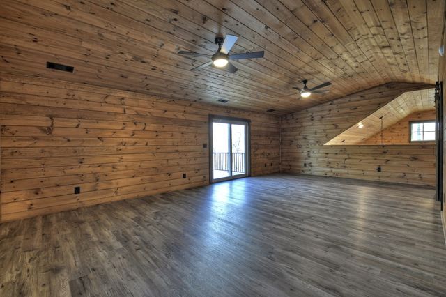 250 Wolf Creek Mountain Road, Mineral Bluff, GA 30559