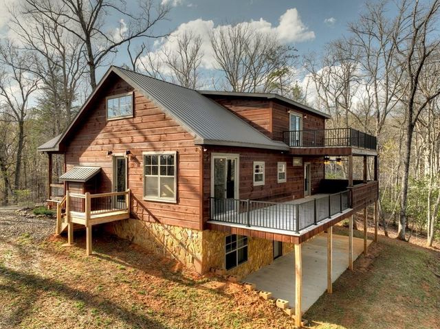 250 Wolf Creek Mountain Road, Mineral Bluff, GA 30559