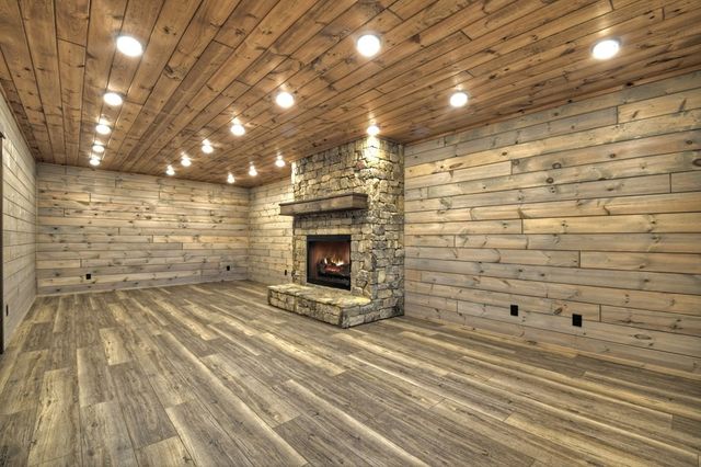 250 Wolf Creek Mountain Road, Mineral Bluff, GA 30559