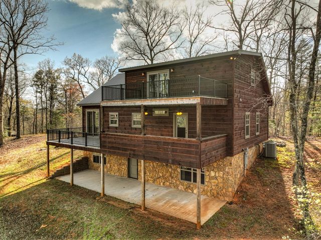 250 Wolf Creek Mountain Road, Mineral Bluff, GA 30559