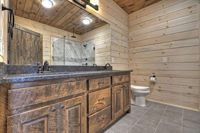 250 Wolf Creek Mountain Road, Mineral Bluff, GA 30559