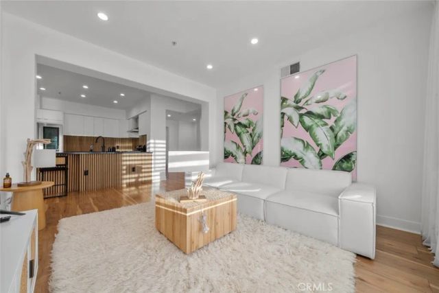 24505 Town Center Drive 7307, Valencia, CA 91355