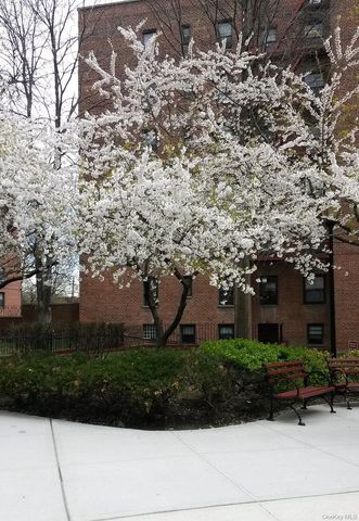 150-29 72 Garden 3L, Kew Garden Hills, NY 11367