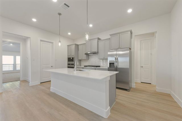 1525 Apache Heights Drive, Dayton, TX 77535