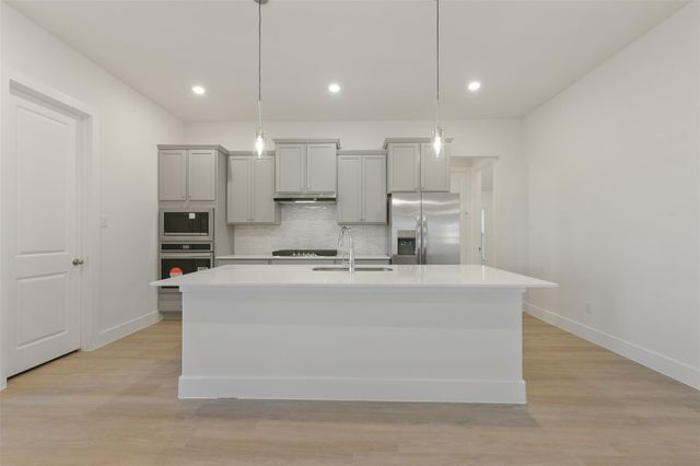 1525 Apache Heights Drive, Dayton, TX 77535