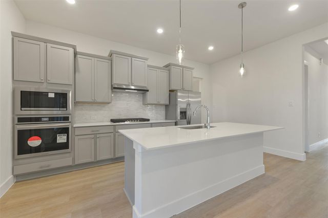 1525 Apache Heights Drive, Dayton, TX 77535