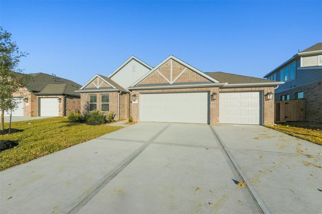 1525 Apache Heights Drive, Dayton, TX 77535